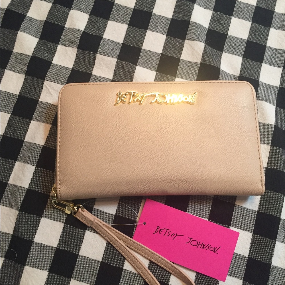Betsey JOHNSON Wristlet Wallet